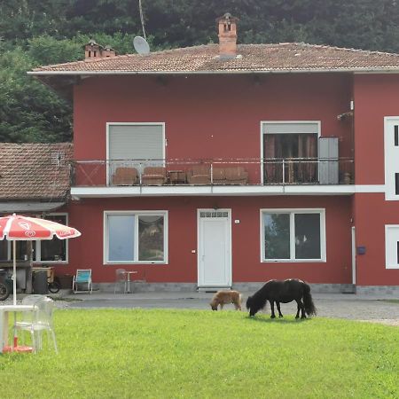 Hotel The Horse Pogno Exterior foto